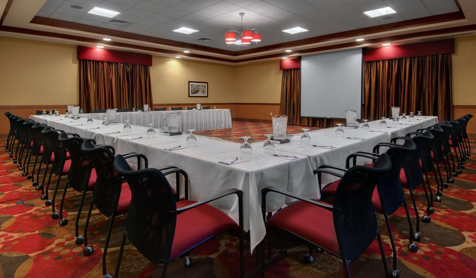 Hilton Garden Inn Milwaukee Airport Business bild